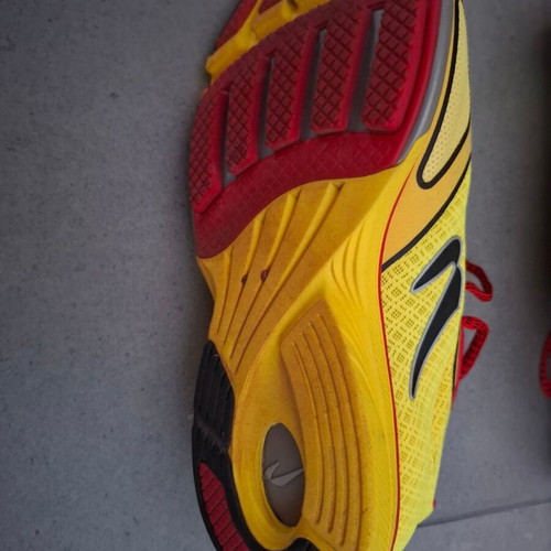 Newton Gravity III men's running shoes used, size US 8.5 EU 41.5