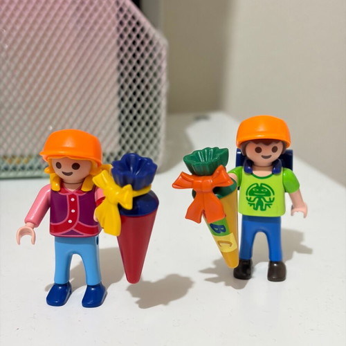 Playmobil 4686 Child's First Day at School set like new