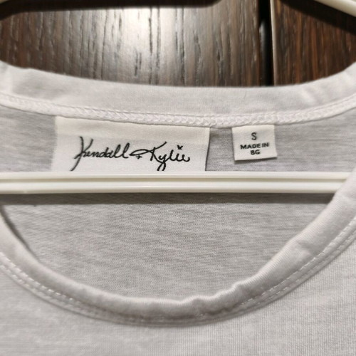 Kendall + Kylie Sarcasm tank top white like new, size S