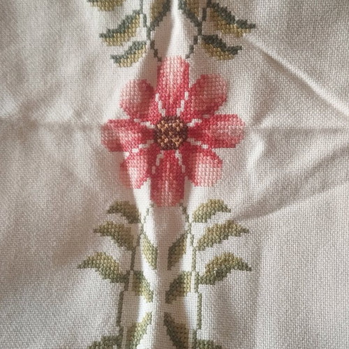 Multicolored embroidery like new