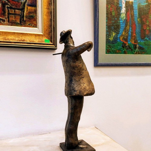 Violinist sculpture new by Nikola Lichkov