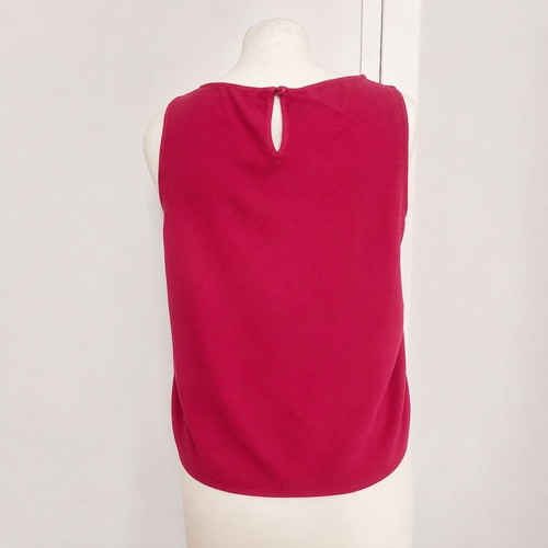 H&M Divided Cherry Sleeveless Crop Top like new, size EUR 40 S/M