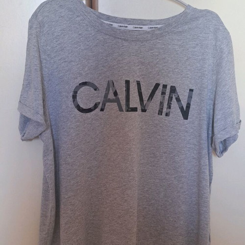 Calvin Klein T-shirt like new, gray, size M-L