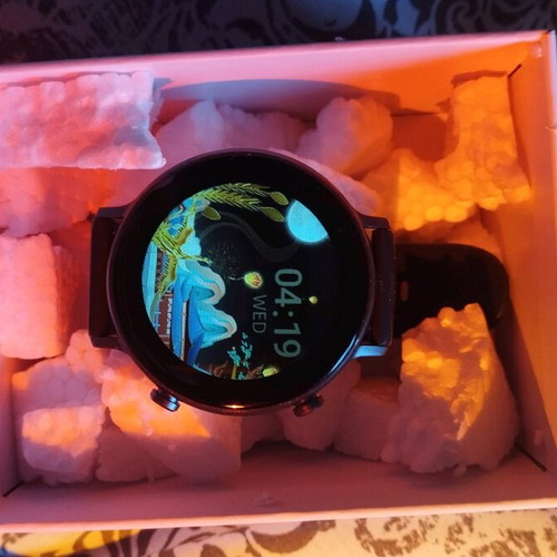 Smart watch like new with call function and charger