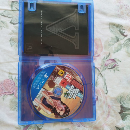 Grand Theft Auto PS4 game like new