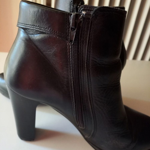 Tsakiris Mallas black ankle boots size 38, 10cm heel