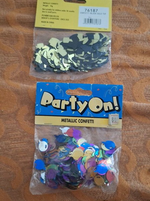 Set of 2 party confetti bags like new