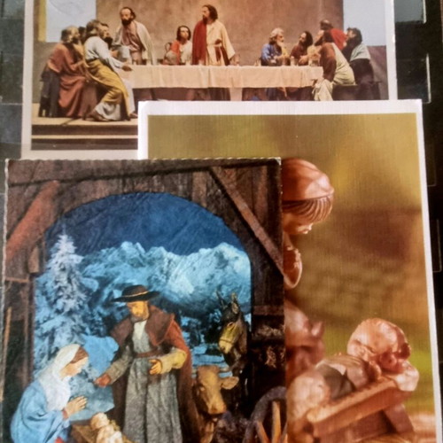 Vintage festive album with 80 cards like new