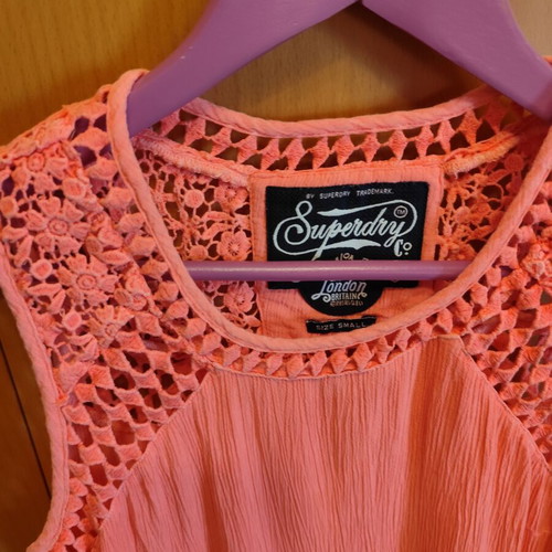 Fluo sleeveless top with embroidery Superdry, like new, size S, pink