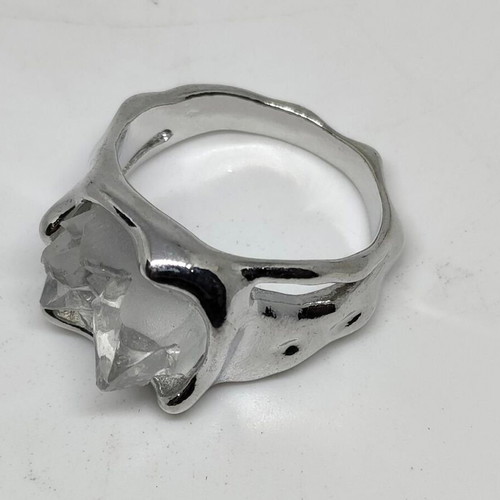 Ring with Raw Quartz Crystal Size 10 Like New, Silver Color
