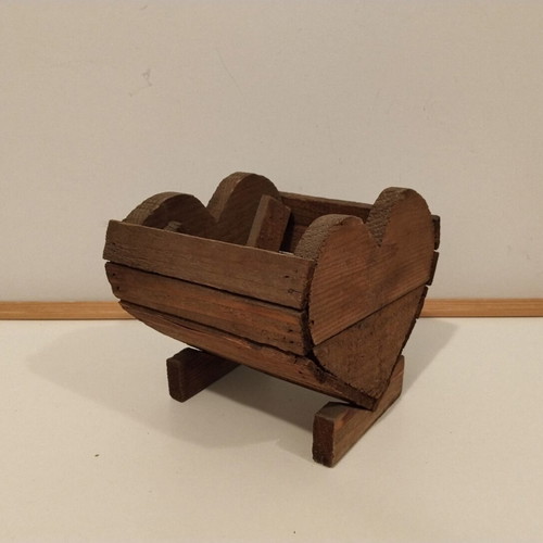 Heart-shaped wooden storage box like new, 18x15 cm