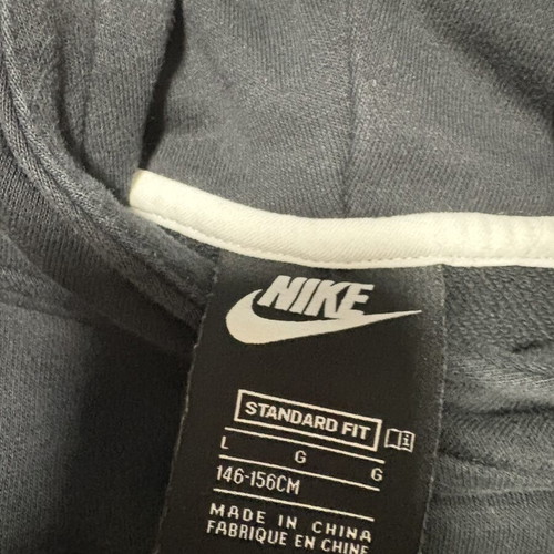 Nike sweatshirt like new, kids' sizes 146-152 cm, black