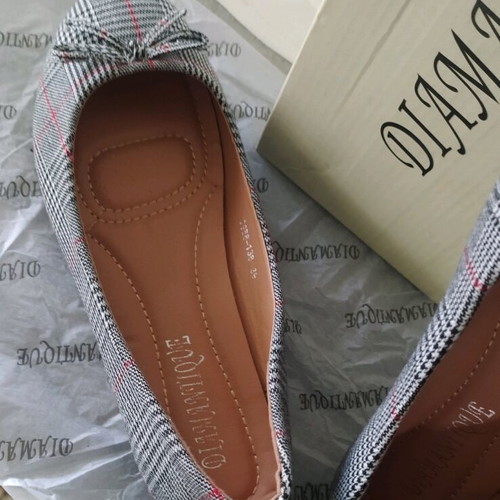 Diamantique women's flat shoes gray plaid, new, size 39