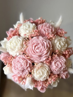 Candle bouquet with custom scent