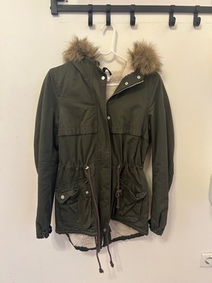 H&M winter parka jacket like new, green, with fur