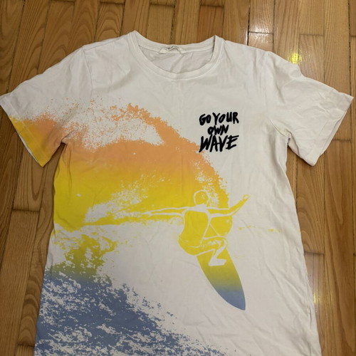 H&M T-shirt Go Your Own Wave graphic print, like new
