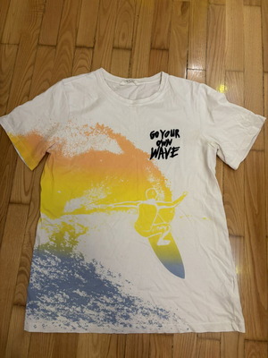 H&M T-shirt Go Your Own Wave graphic print, like new