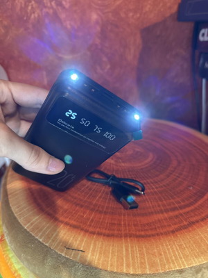 Power Bank 20000mAh σαν καινούργιο με φακό LED και ψηφιακή οθόνη