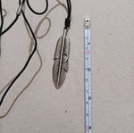 Necklace with metal feather like new