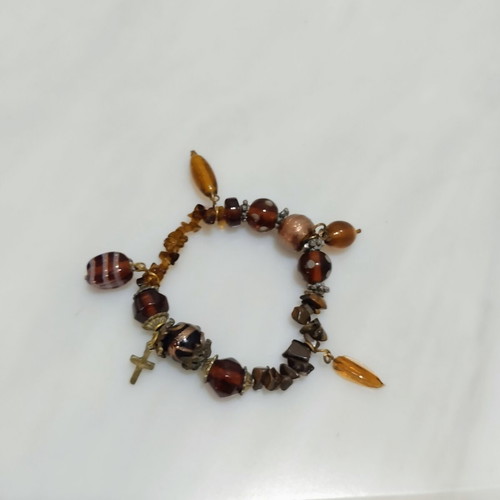 Bijoux Brigitte brown elastic bracelet with charms