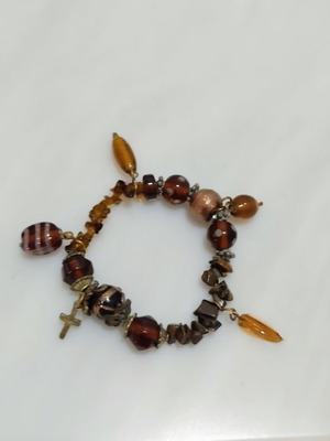 Bijoux Brigitte brown elastic bracelet with charms
