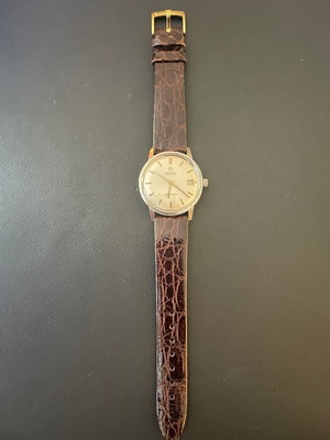 Omega Seamaster μεταχειρισμένο ρολόι χειρός με καφέ λουράκι