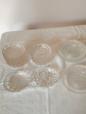 Various glass dessert plates like new