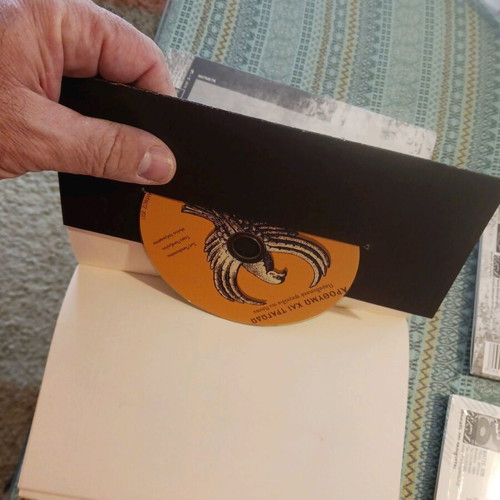 Pontiaka CD new, book Autoi Pou Fygan, To Tragoudi To Diko Mas