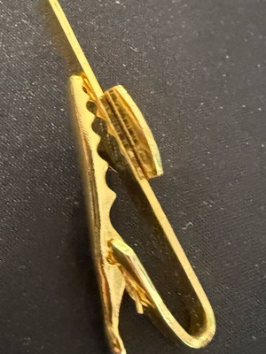 Ges tie clip like new