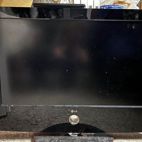 Lg television like new without digea tuner with touch power switch