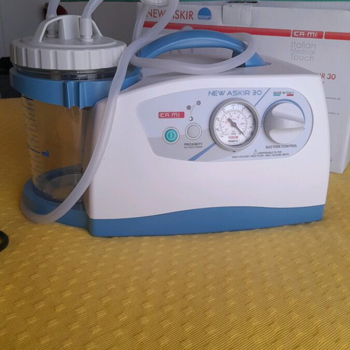 New Askir suction device new with 61 catheters gift