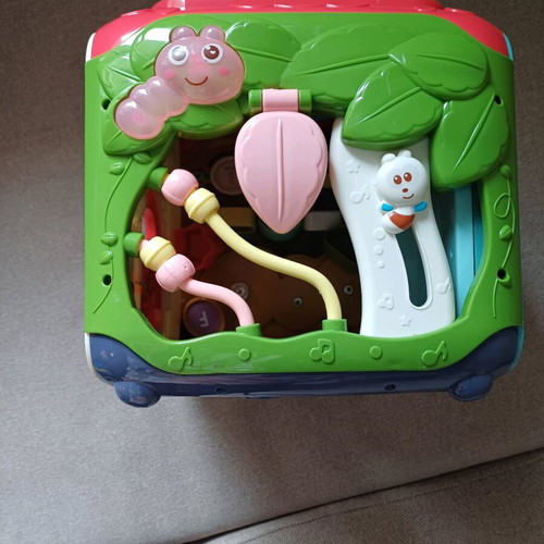 Activity cube like new for 18+ months