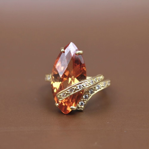 Gold ring 14 carat with imperial topaz used