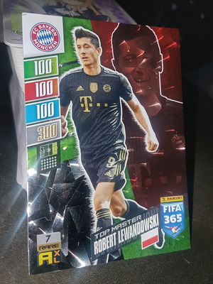 Robert Lewandowski Top Master 2022 Panini Adrenalyn XL FIFA 365 card like new