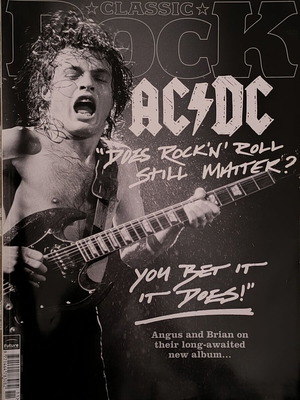 Classic Rock περιοδικό Νοέμβριος 2008 με Angus Young AC/DC σαν καινούργιο