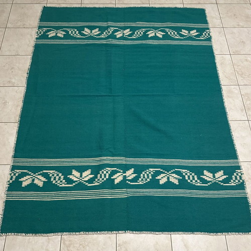 Vintage handmade wool rug on loom, like new, 190x144cm