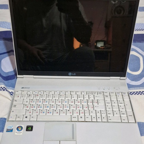 LG E 500 used for parts with memory and hard drive