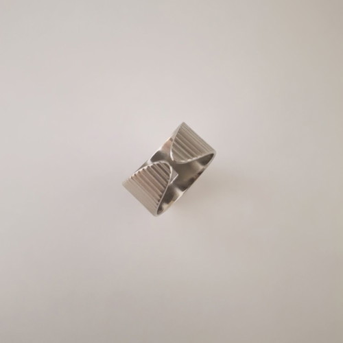 Steel silver chevalier ring with adjustable transparent square stone, like new
