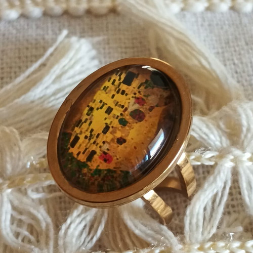 Gustav Klimt The Kiss adjustable stainless steel ring gold tone