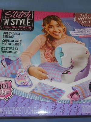 Cool Maker Stitch N´ Style sewing machine new