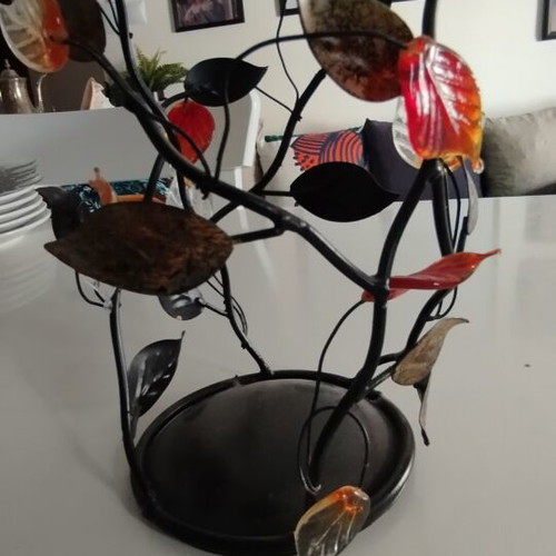 Decorative tealight candle holder with leaves like new