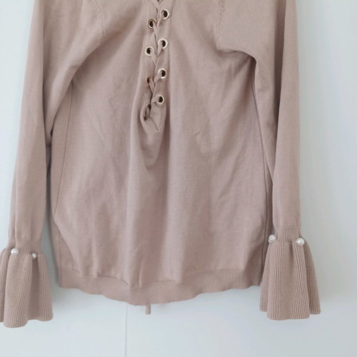 Pullover medium used with pearls beige