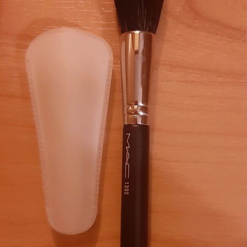 Mac 139s face brush like new