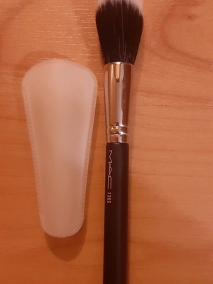 Mac 139s face brush like new