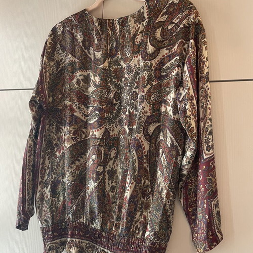 Silk shirt colorful, like new, size M-L from New York