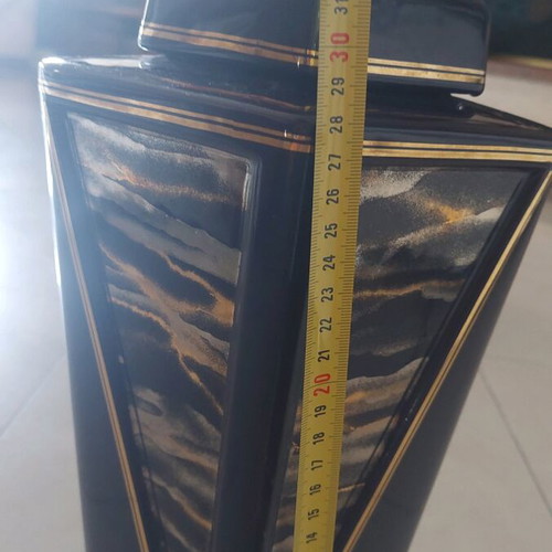 Tall vase with lid like new