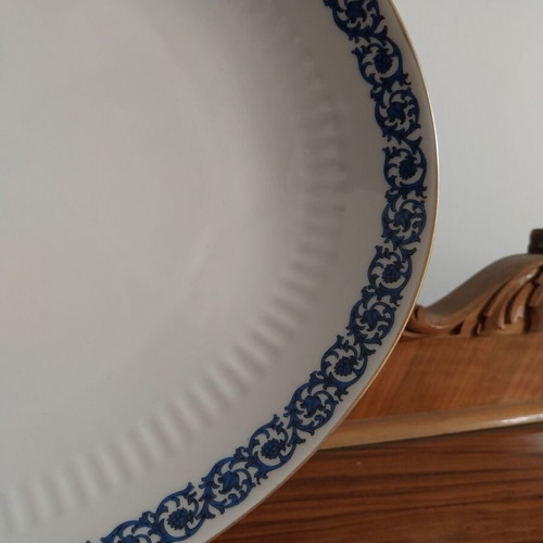Porcelain like new, 2 Limoges salad bowls and 2 Sherzer platters