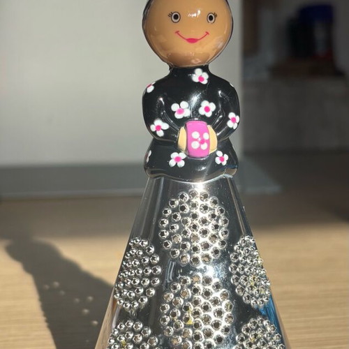 Pylones "Madame" Mini Grater used, collectible and decorative
