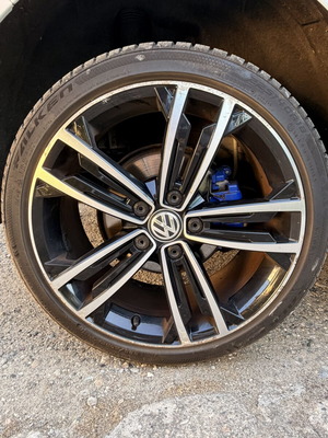Genuine VW 18’ rims with tires 225/40 R18 used