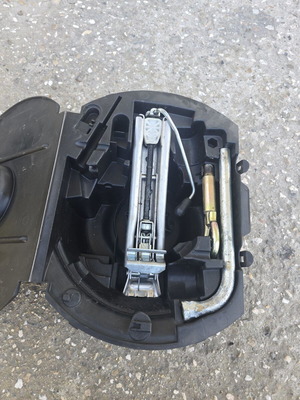 VW Polo 1.2 12V κιτ έκτακτης ανάγκης για αλλαγή ελαστικού